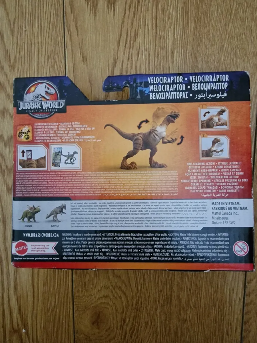 Jurassic World Legacy Collection Velociraptor Dino - Image 3
