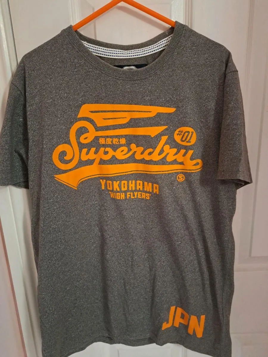Mens Superdry tshirt - Image 1