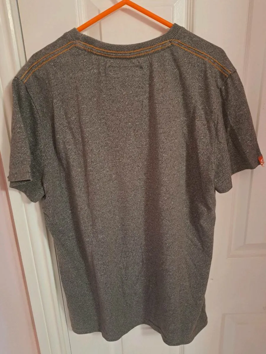 Mens Superdry tshirt - Image 2