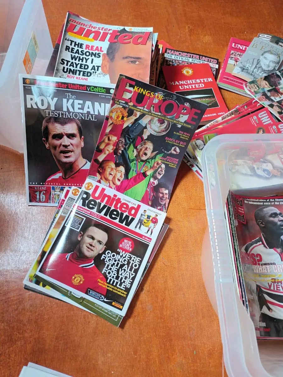 MAN UTD 1990's Memorabilia - Image 1