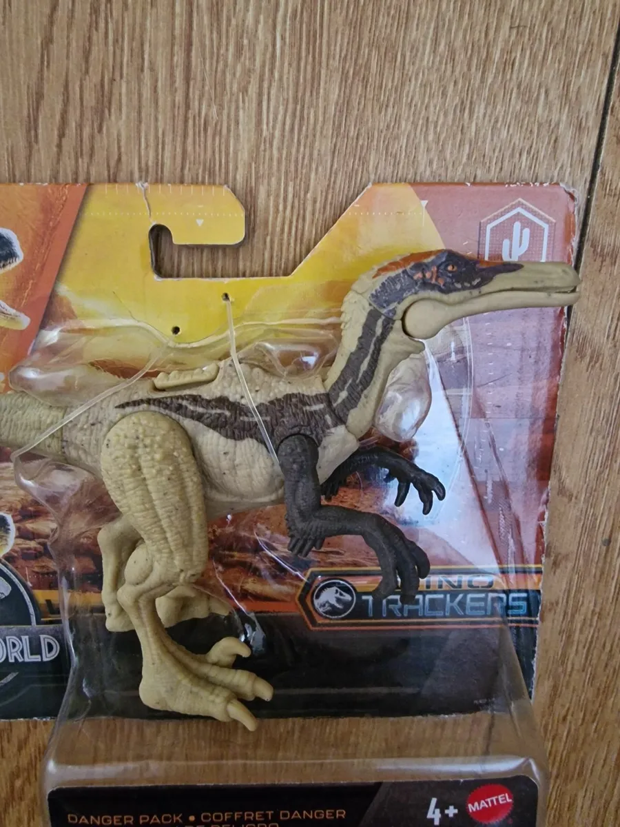 Jurassic World Danger Pack Austroraptor Dinosaur - Image 3