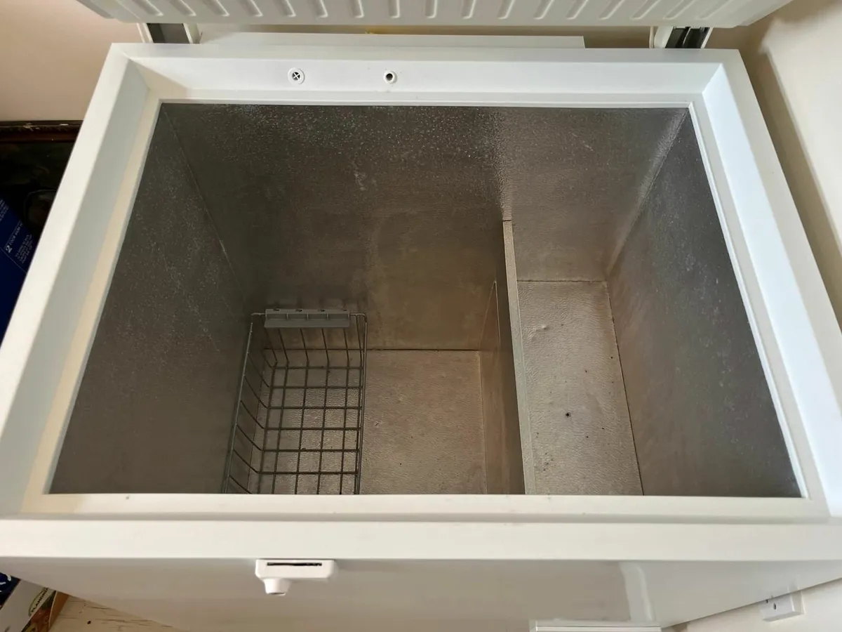 Zanussi Chest Freezer - Image 2