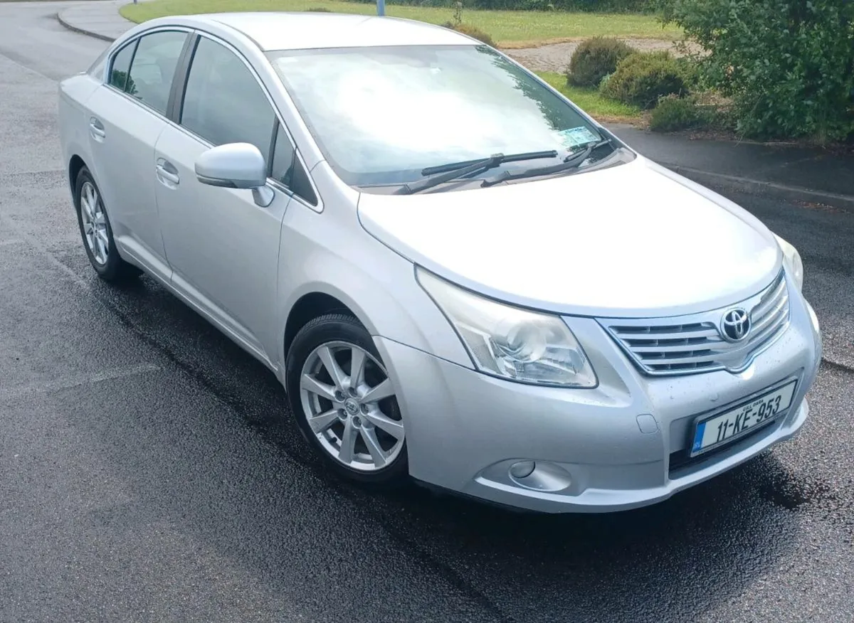 Toyota Avensis 2011 - Image 1