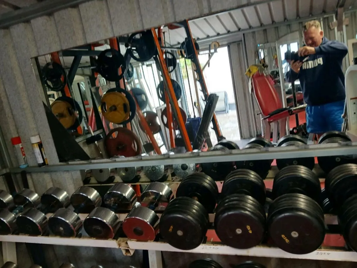 Selling 25kg 27.5kg 30kg 40kg 42.5kg dumbells - Image 3