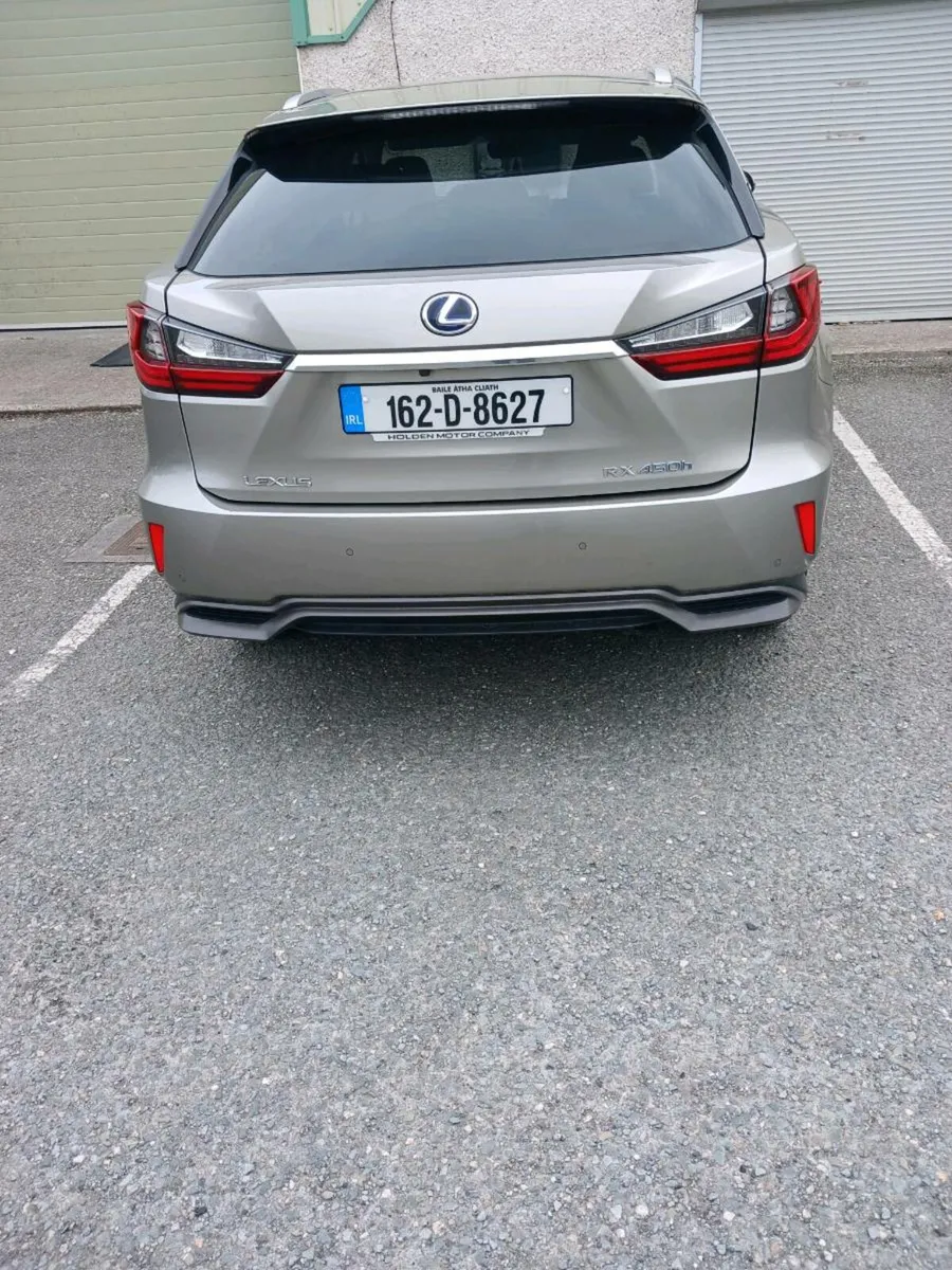 Car - Image 4