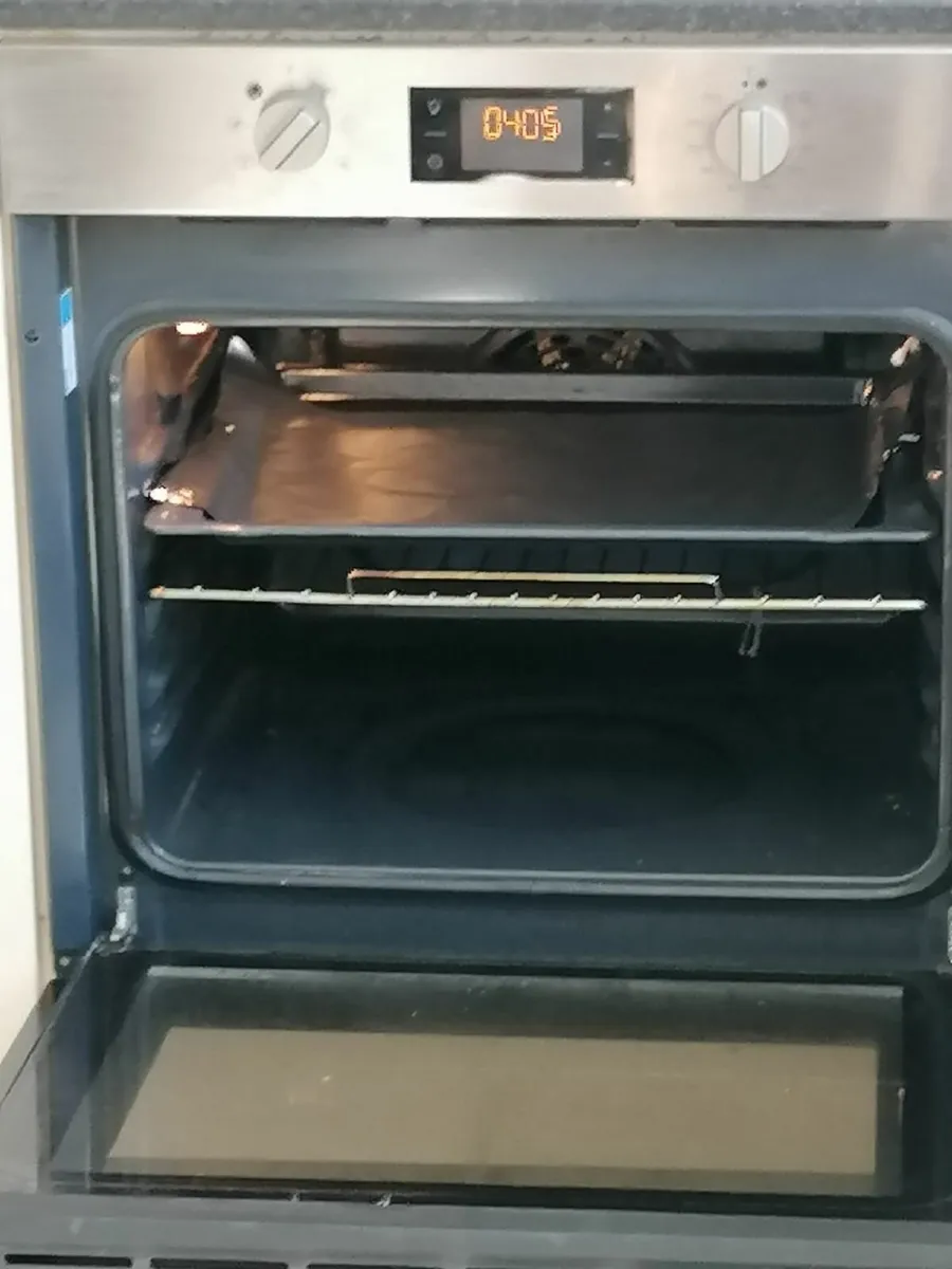 Single fan oven - Image 1