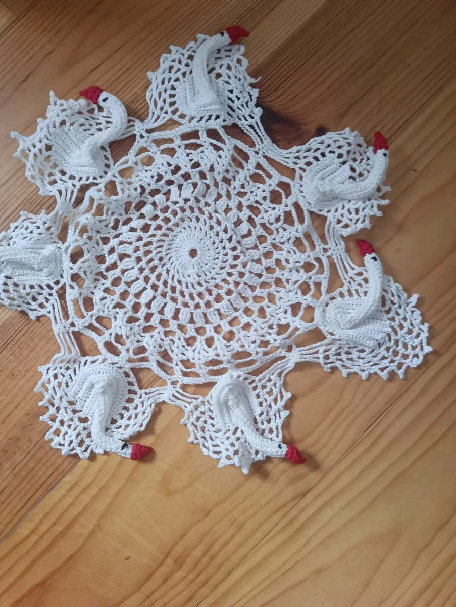 Lovely table piece,hands made crochet - Image 1