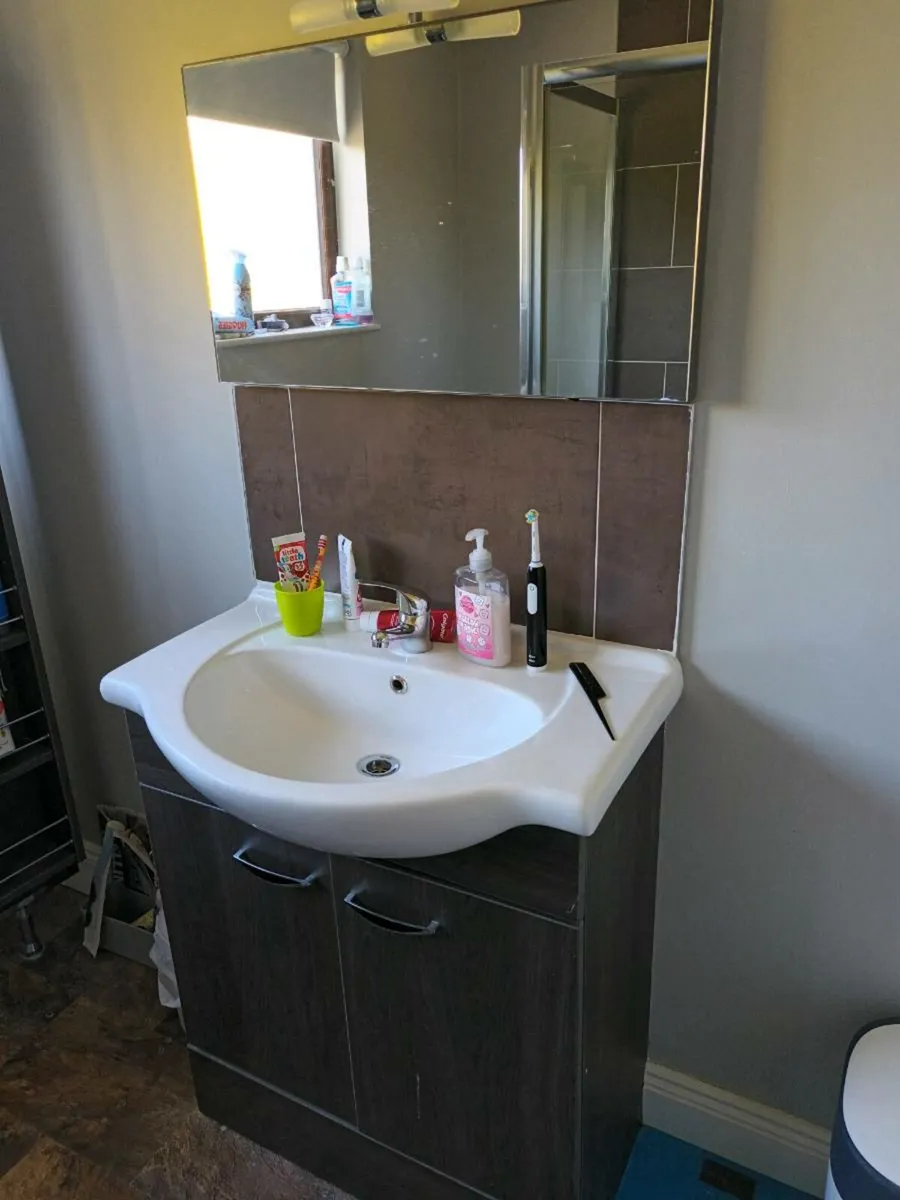 Bathroom (3 items) - Vanity Unit, Sink & Mirrors - Image 1