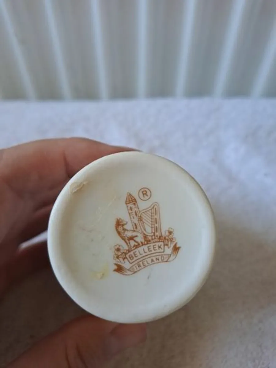 Belleek brown stamp bud vase - Image 2