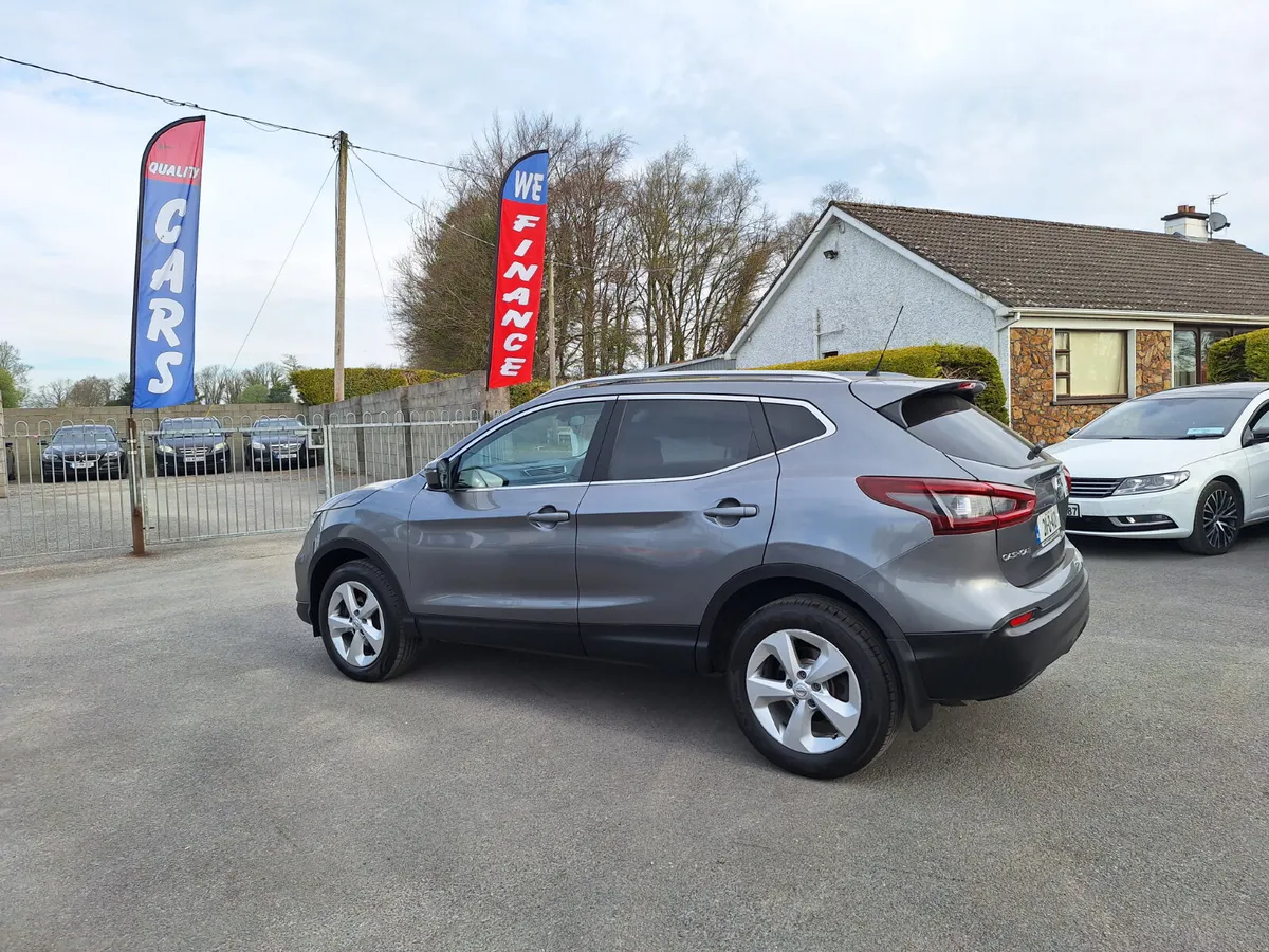Nissan Qashqai 1.5 Diesel SV Automatic - Image 4
