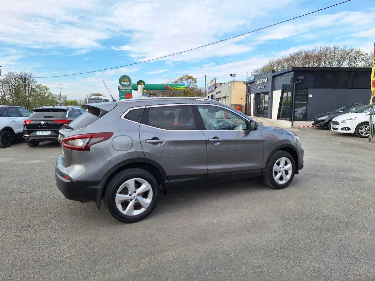 Nissan Qashqai 1.5 Diesel SV Automatic - Image 3