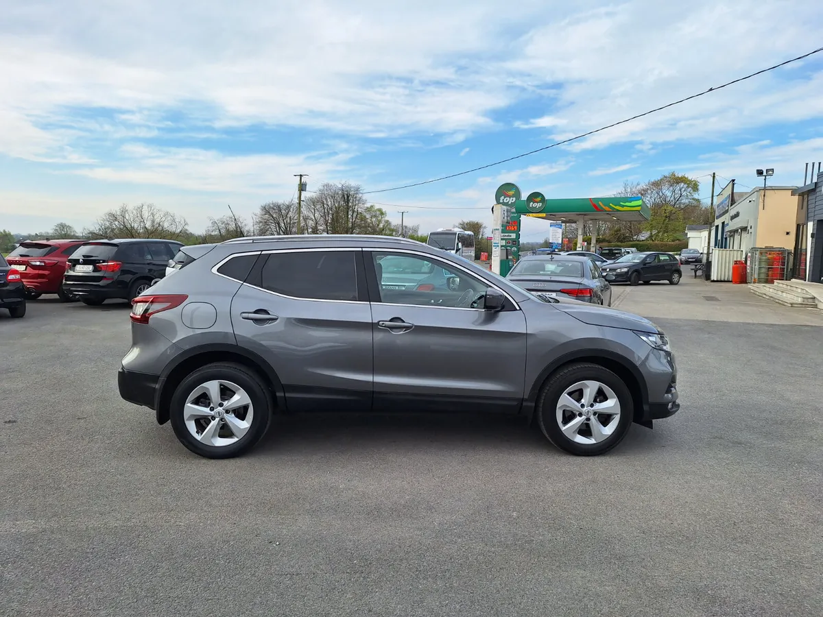 Nissan Qashqai 1.5 Diesel SV Automatic - Image 2