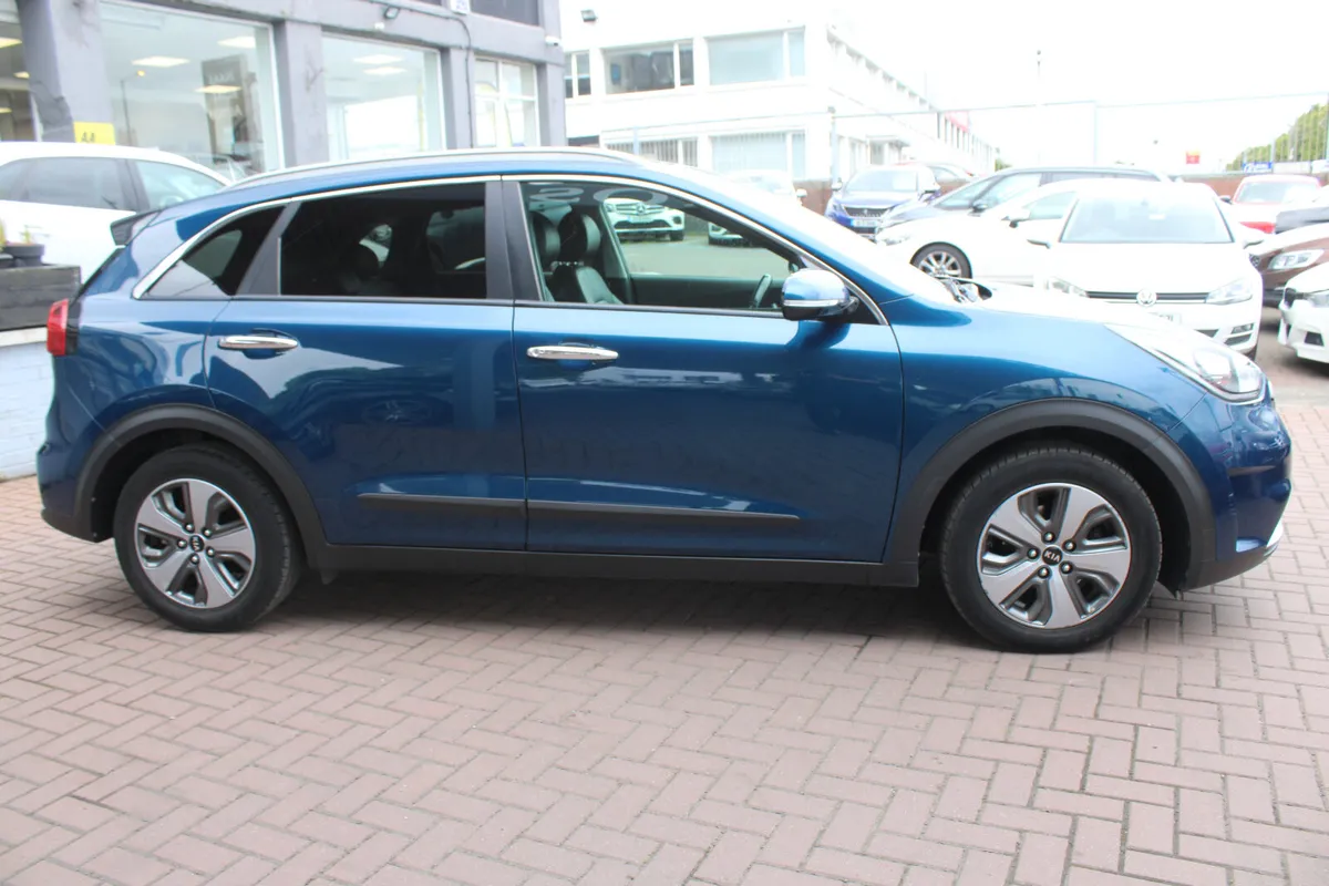 KIA NIROEXL HYBRID 5DR ESTATE AUTOMATIC - Image 3