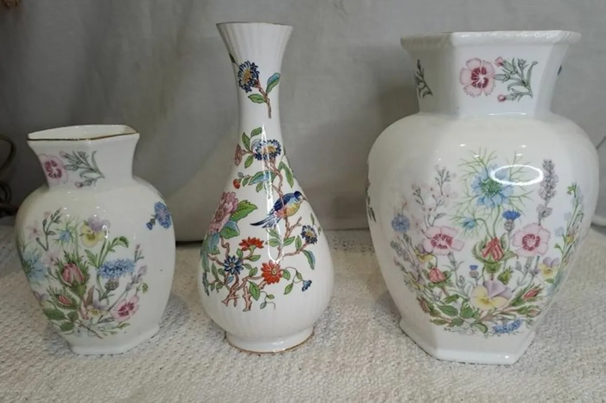 Aynsley ceramic vases - Image 1