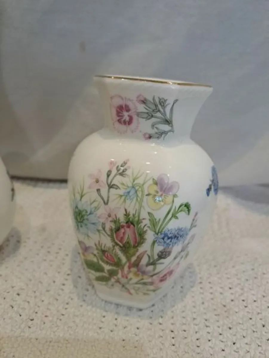 Aynsley ceramic vases - Image 3