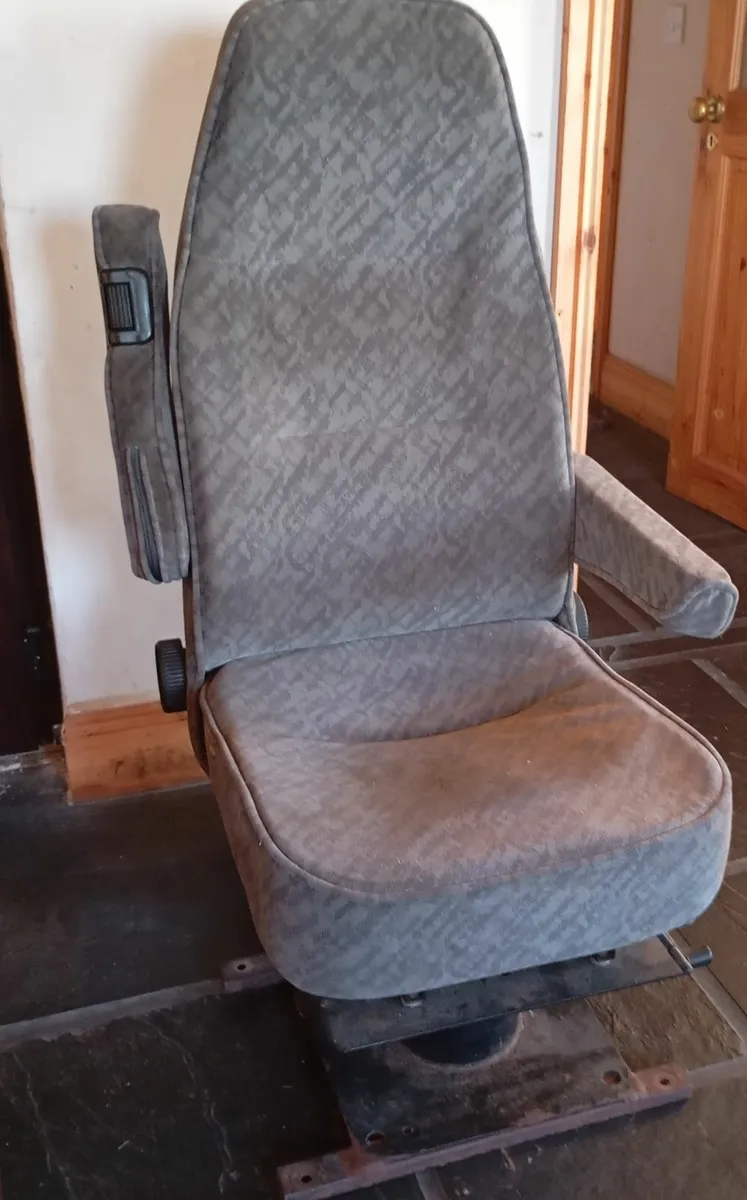 Campervan Captain seats and Rock and Roll bed. - Image 3