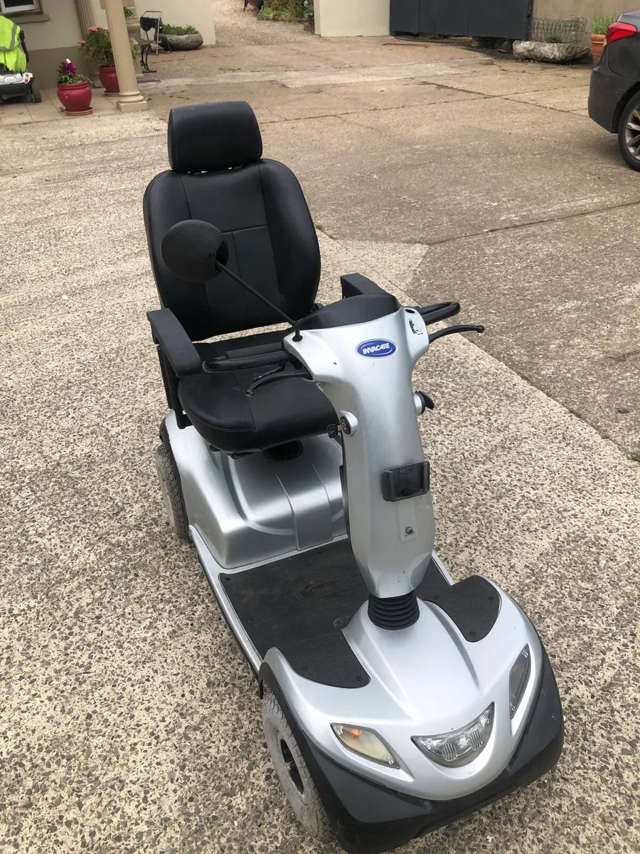 Large mobility scooter - Image 2