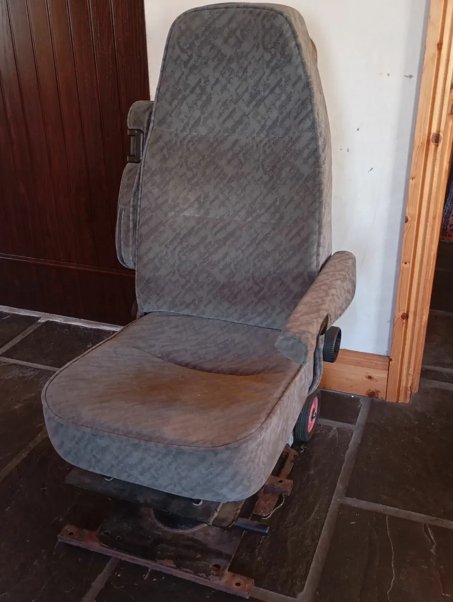 Campervan Captain seats and Rock and Roll bed. - Image 4