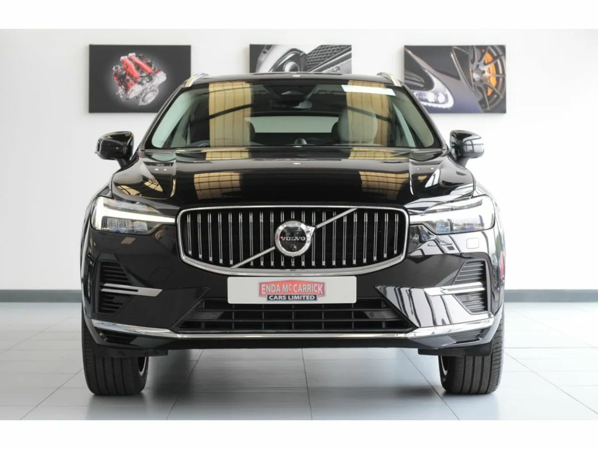 Volvo XC60 T8 ULTIMATE BRIGHT RECHARGE AWD - Image 3