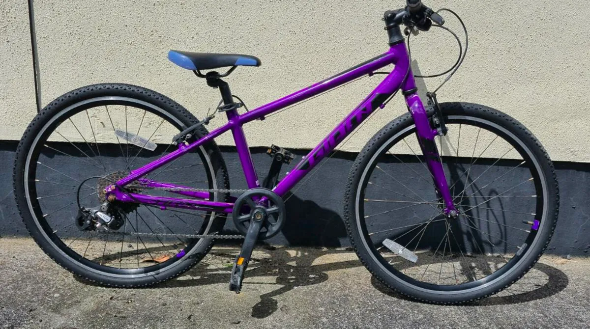 GIANT kids bike 24" - Image 1