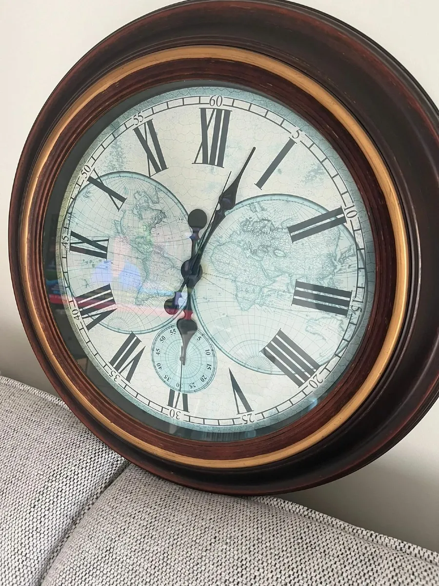 Large Wall clock free delivery - Image 1