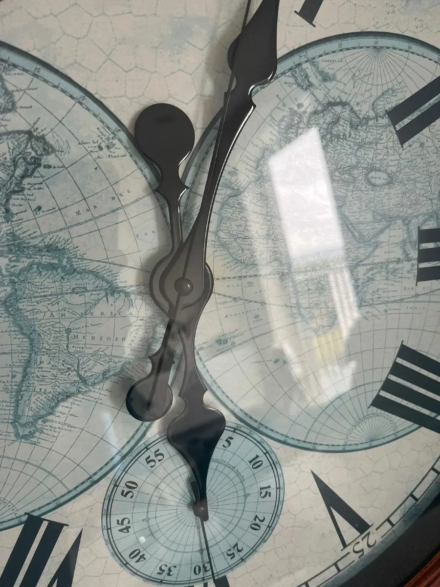 Large Wall clock free delivery - Image 3