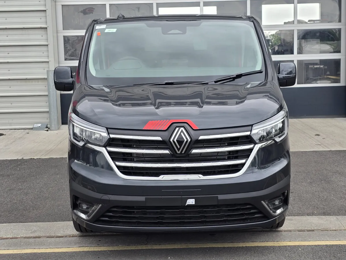 Renault Trafic Exclusive 150BHP Auto - Image 3