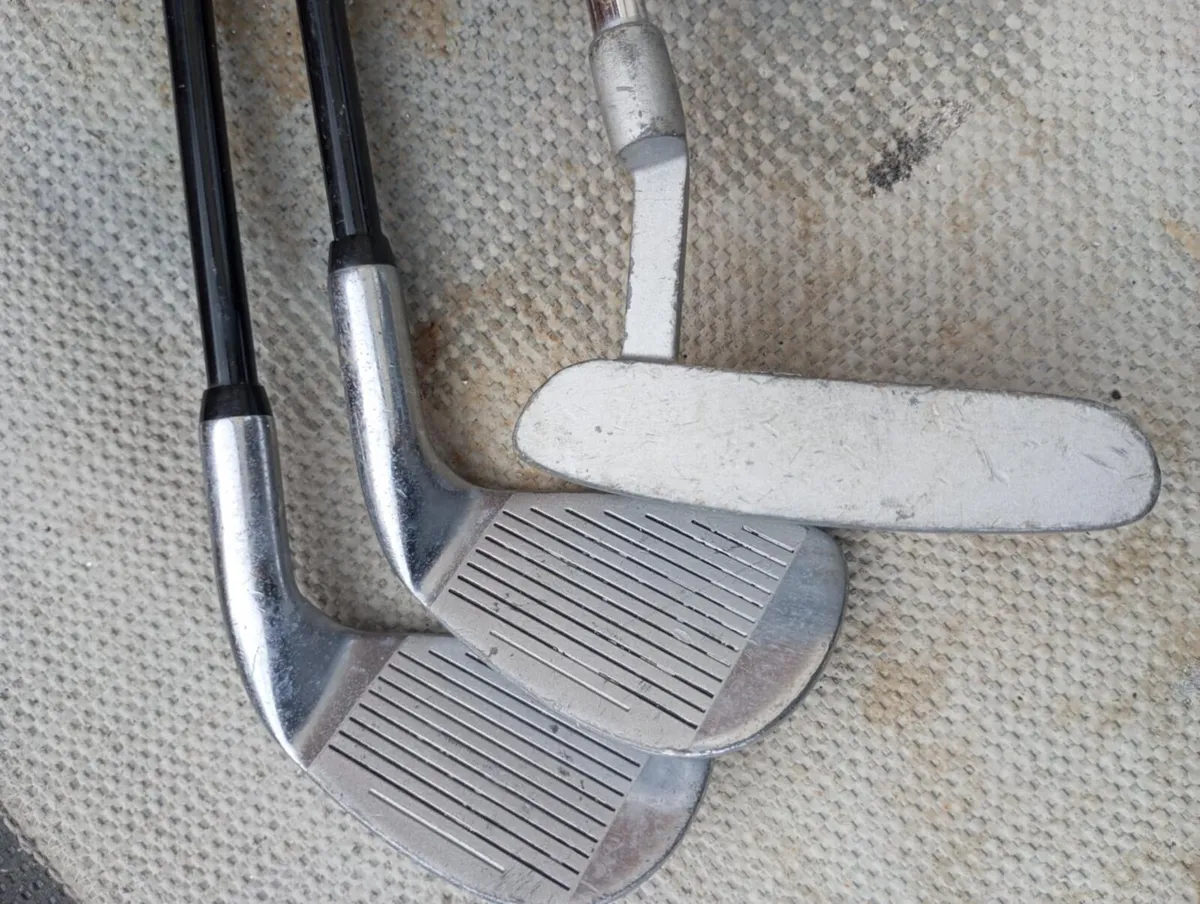 Kids golf clubs. Left handed. - Image 4