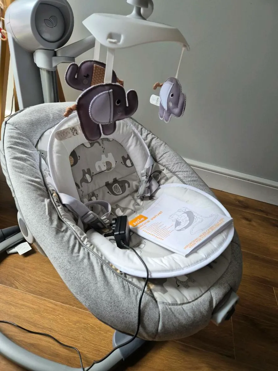 Joie swivel baby rocker - Image 3
