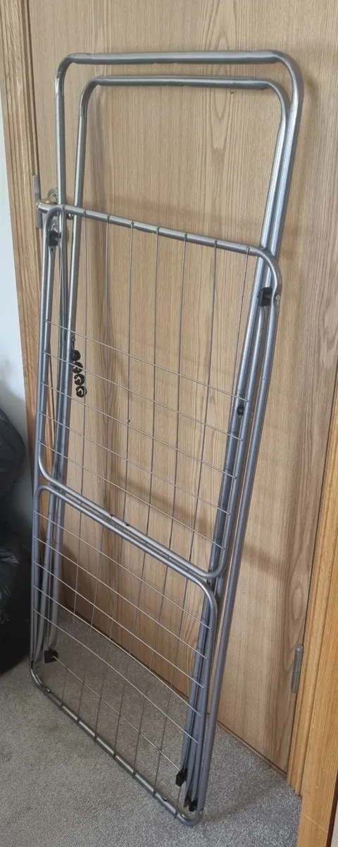 Clothes Airer Dryer Laundry Rack FREE - Image 1