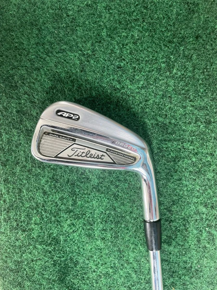 Titleist 2 iron - Image 1