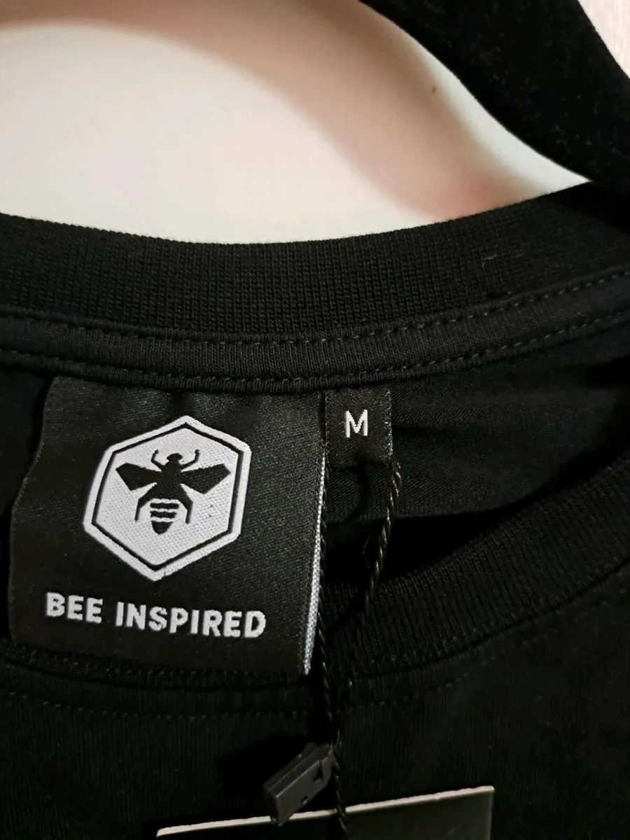 'Bee inspired' t-shirt - Image 4