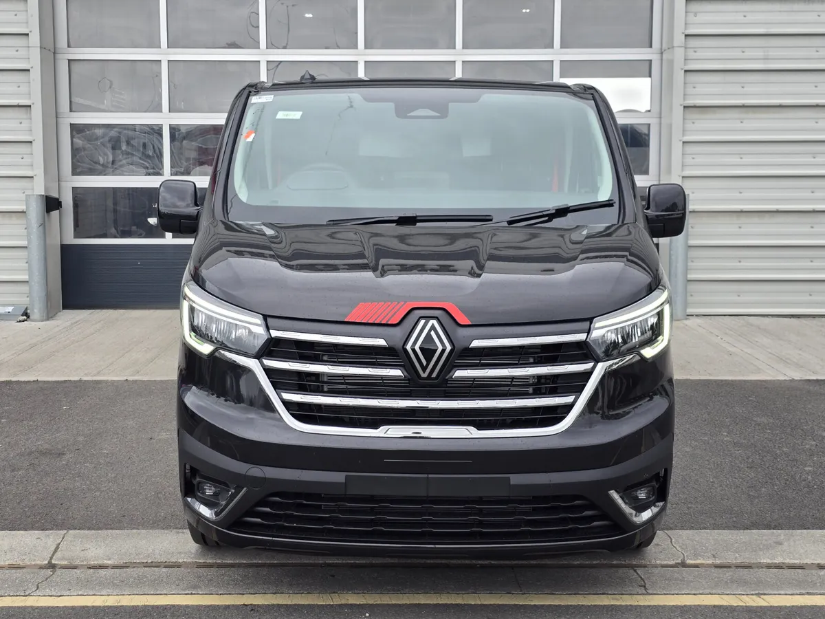 Renault Trafic Exclusive 150BHP Auto - Image 4