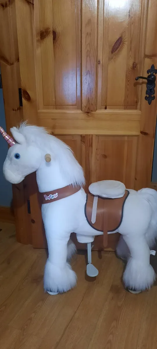 Unicorn ride on - Image 1