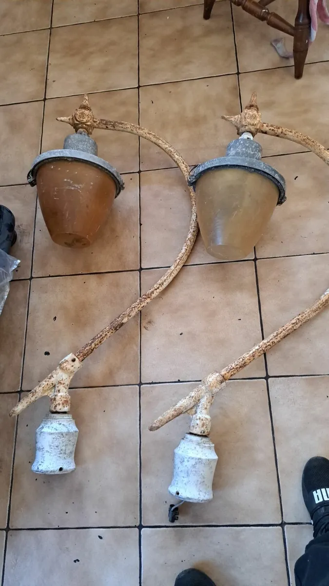 Antique lights - Image 1