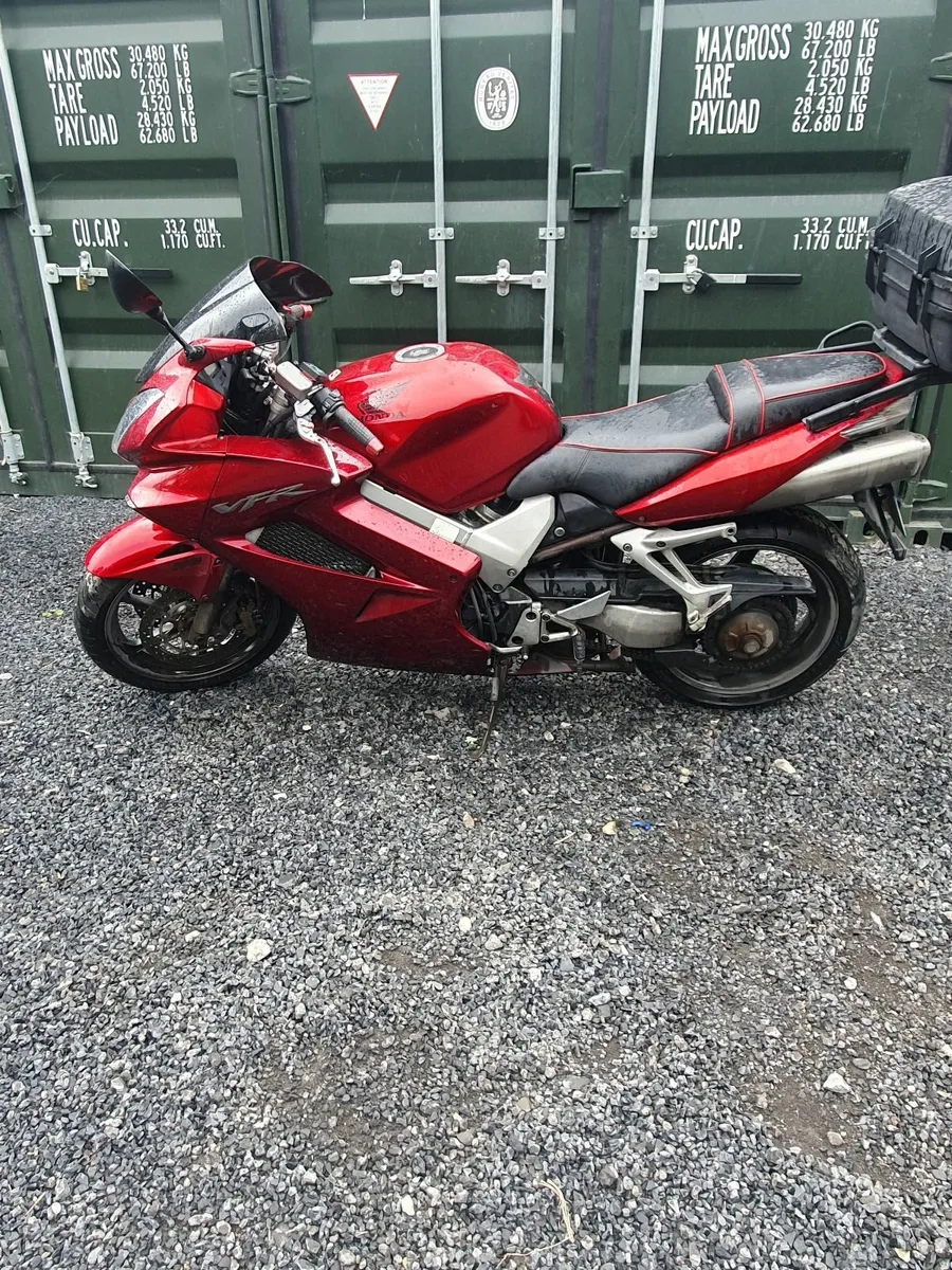 2009 honda vfr800 - Image 1