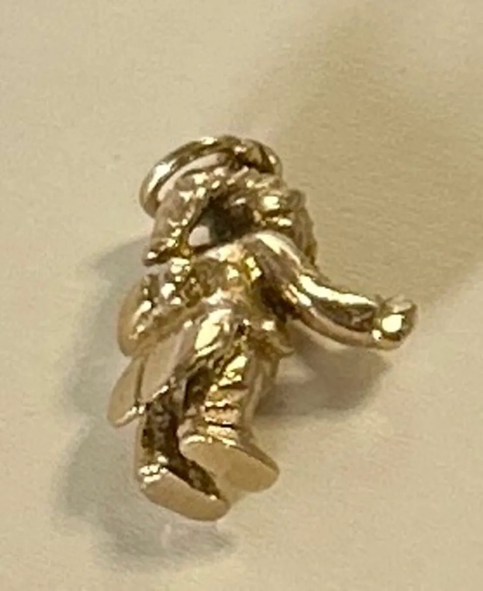 9ct gold leprechaun charm - Image 2
