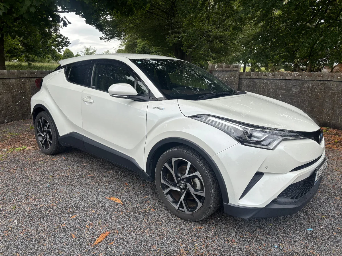 Toyota CH-R Luna Hybrid 2018 - Image 2