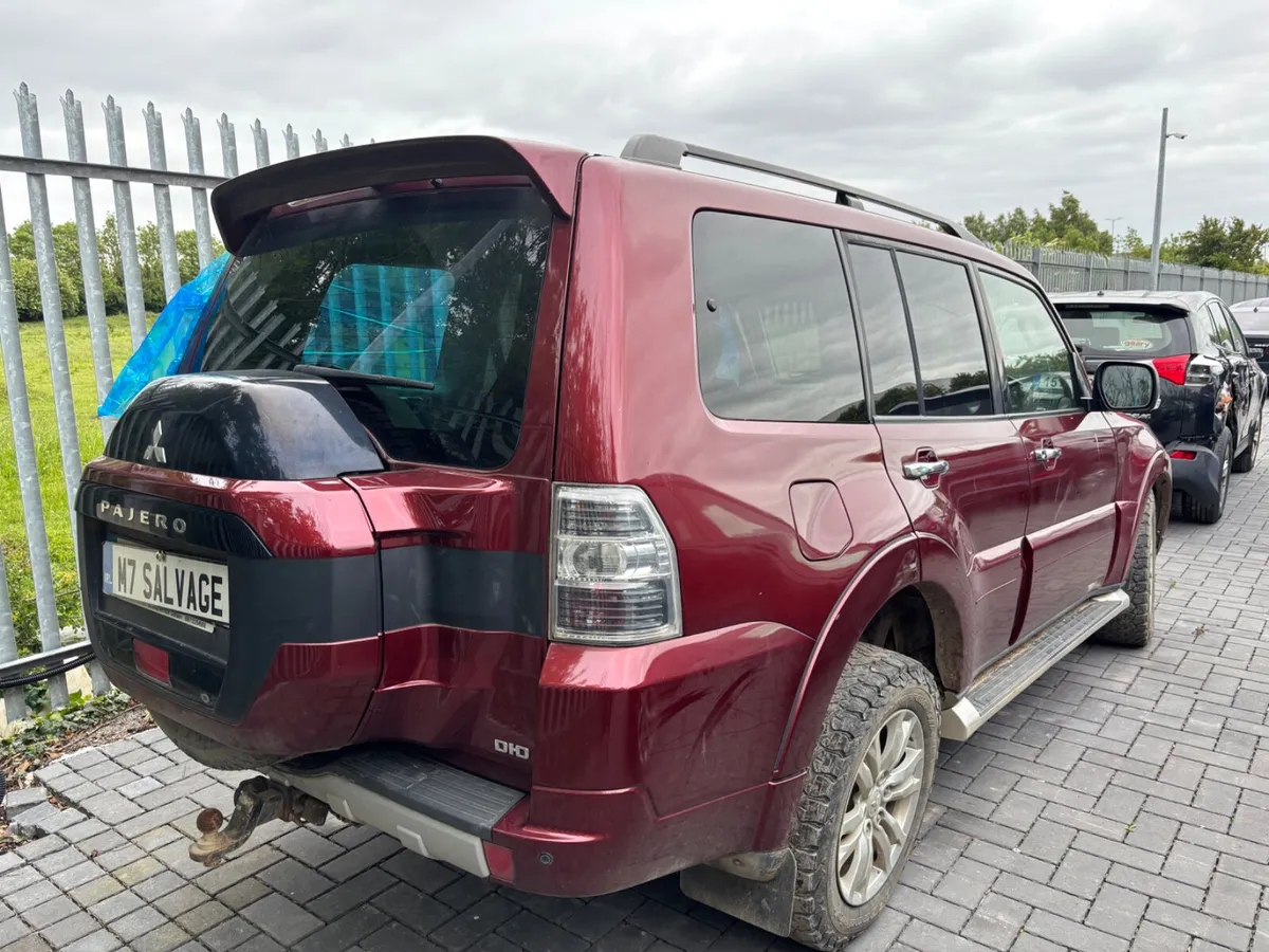 17 Pajero GLS LWB 2 Seater Commerical Only 50km - Image 4