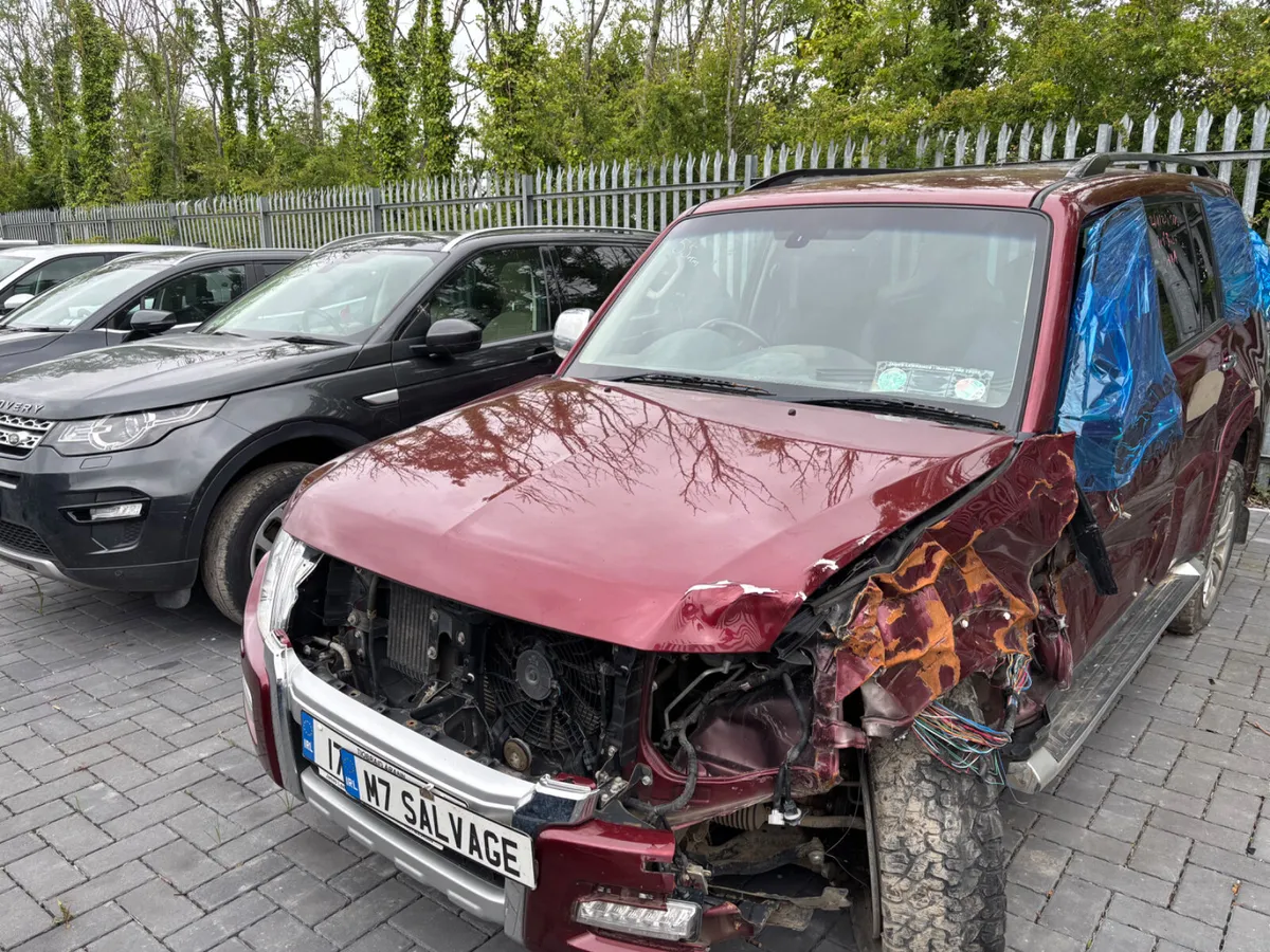 17 Pajero GLS LWB 2 Seater Commerical Only 50km - Image 3