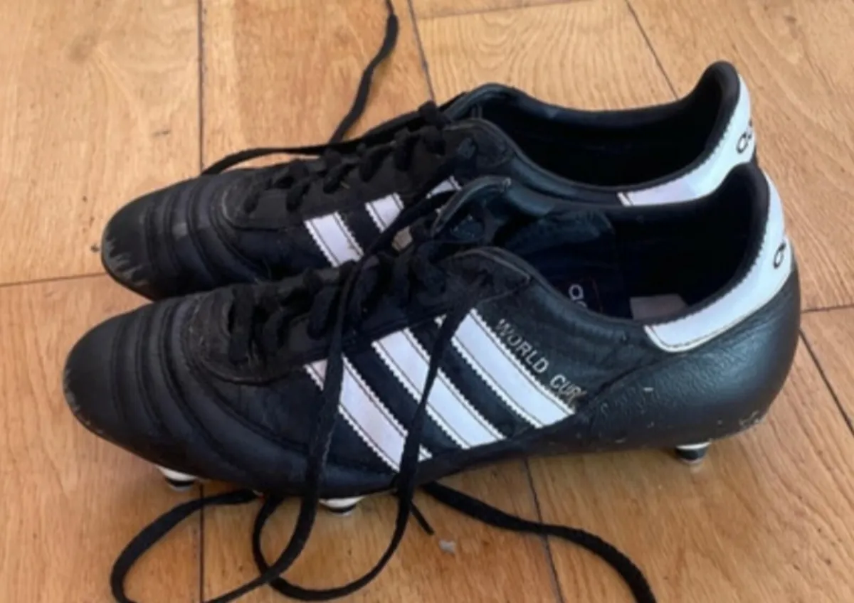 Football boots - Image 1