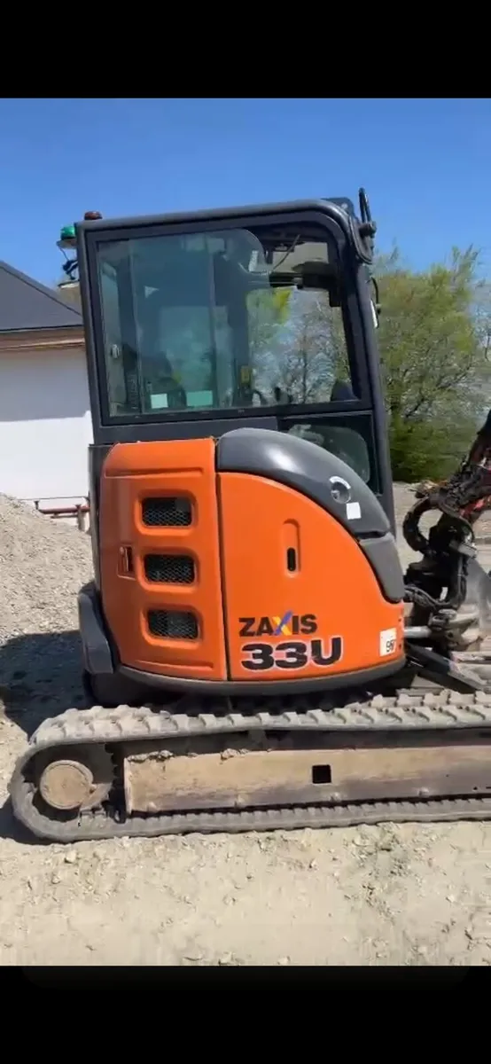 Hitachi 33u mini digger - Image 1