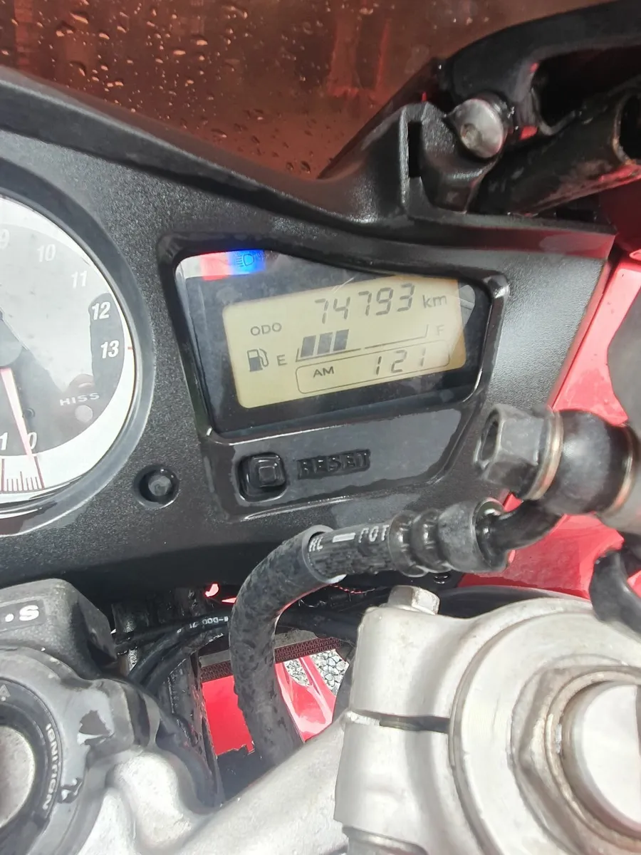 2009 honda vfr800 - Image 3