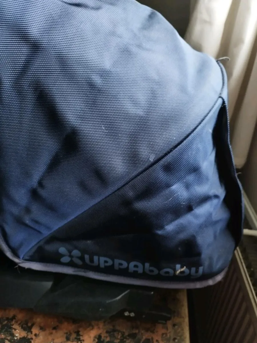 Uppababy with car seat,base pack, carrycot - Image 4