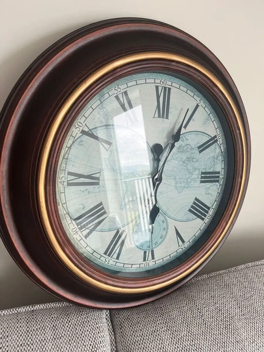 Wall clock free delivery! Mint condition - Image 4