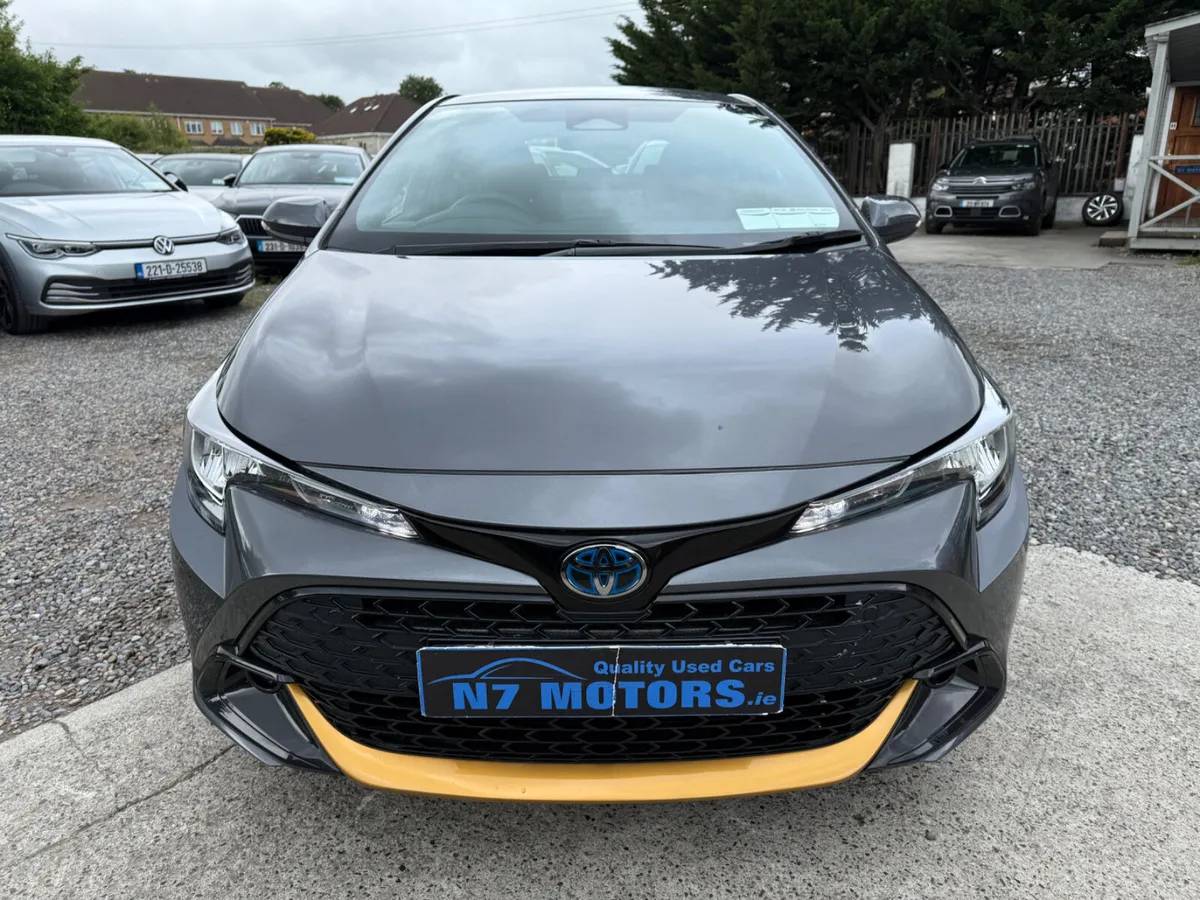 2023 Toyota Corolla  1.8 LUNA AUTO - Image 3