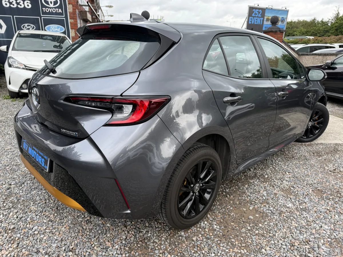 2023 Toyota Corolla  1.8 LUNA AUTO - Image 4