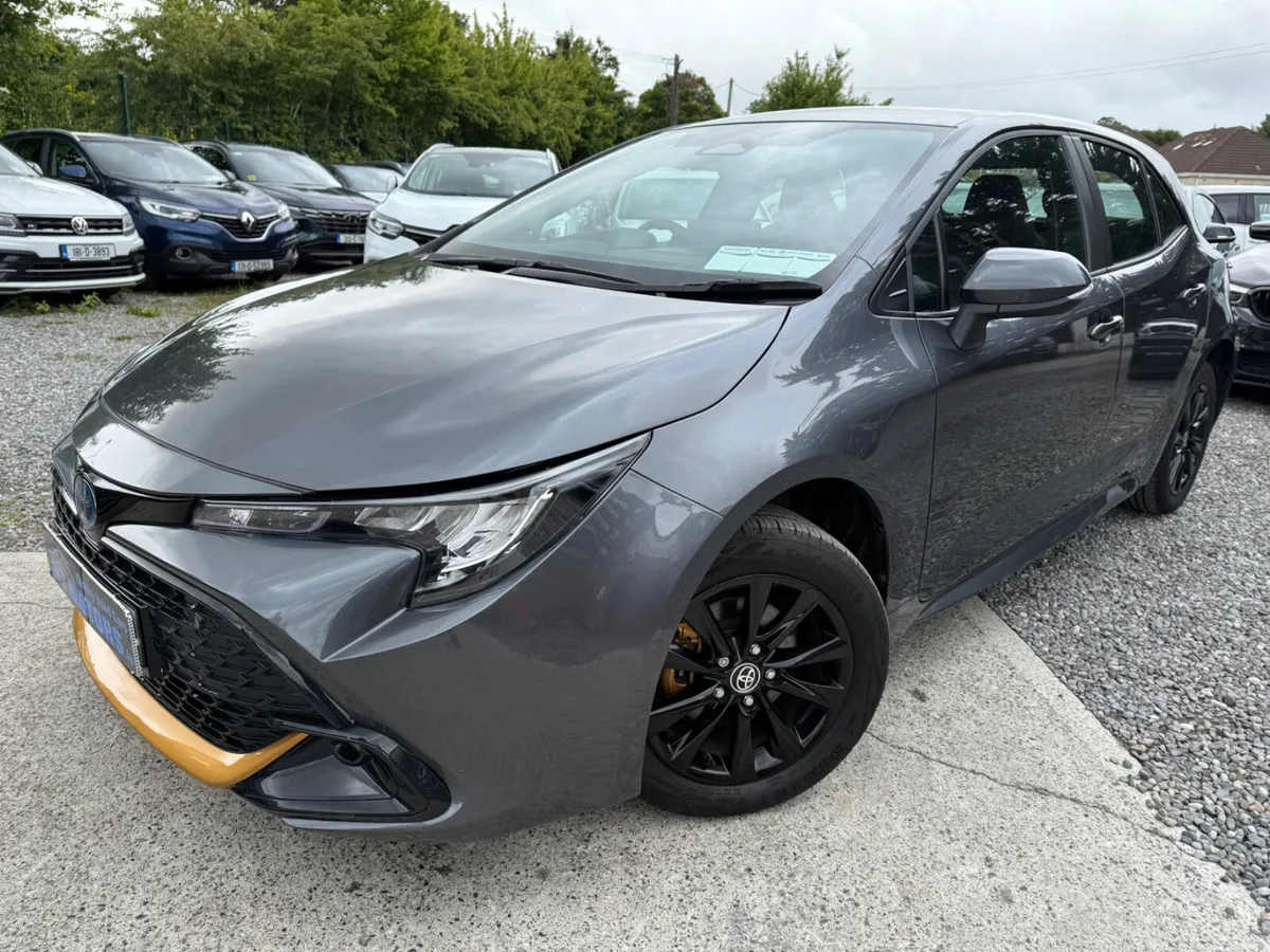 2023 Toyota Corolla  1.8 LUNA AUTO - Image 2