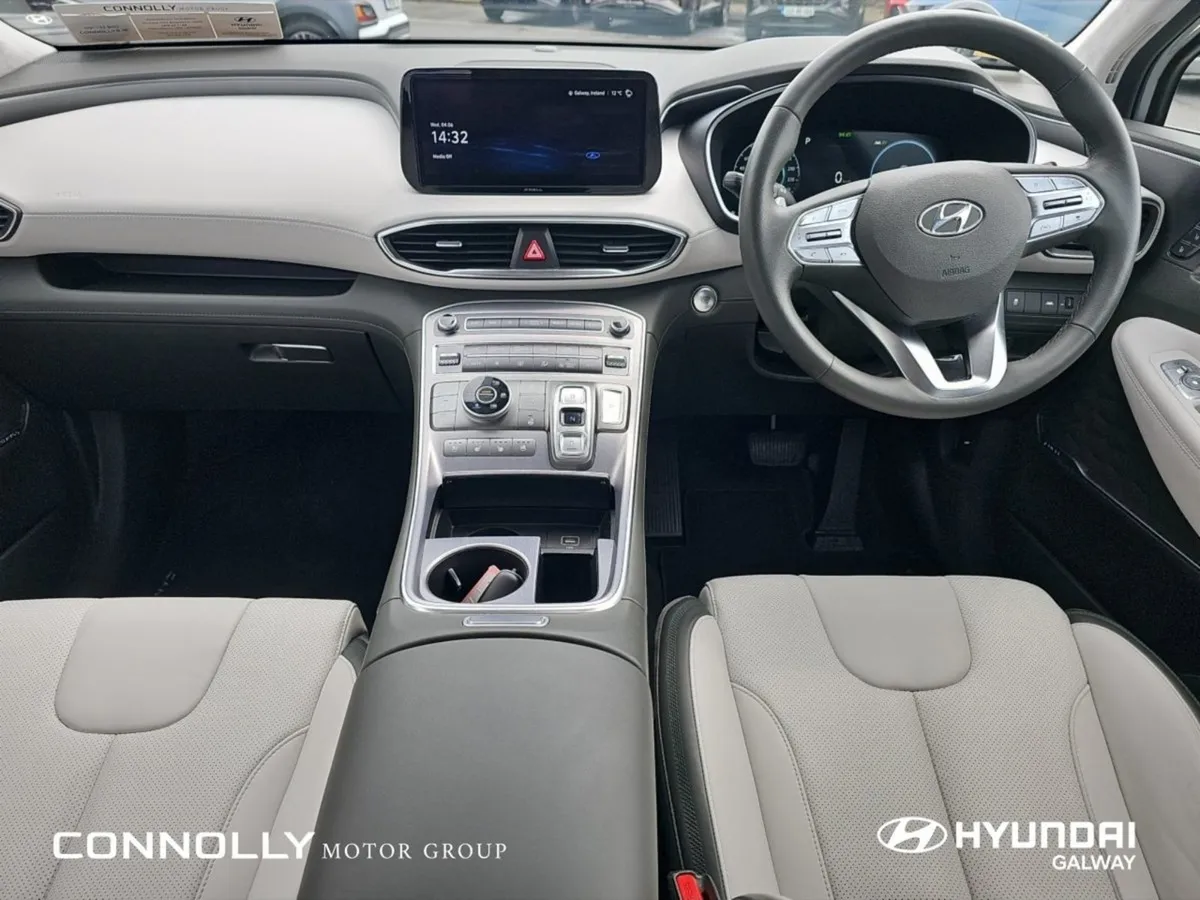 Hyundai Santa Fe 1.6 Phev 4WD Executive Plus Auto - Image 4