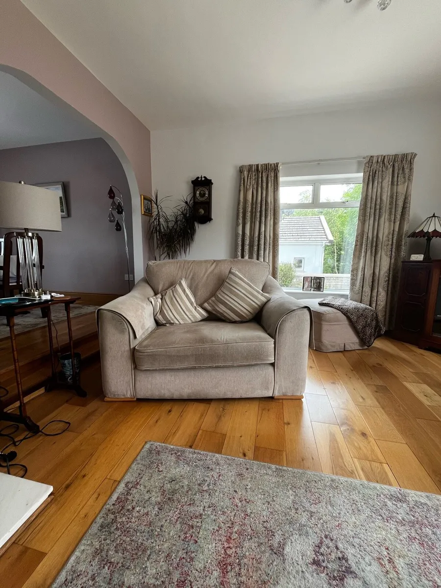 3 piece cream suite - Image 2